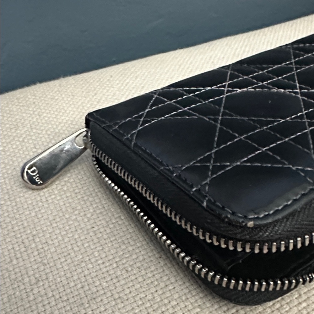Christian Dior Lady Dior patent leather Cannage zip around wallet - Picture 8 of 9
